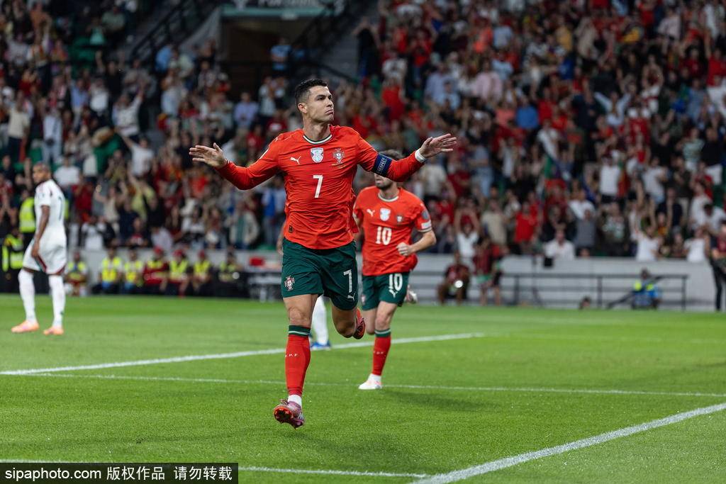 皇冠信用盘注册开户
_世预赛-C罗双响独享射手王索博绝平 葡萄牙2-2匈牙利