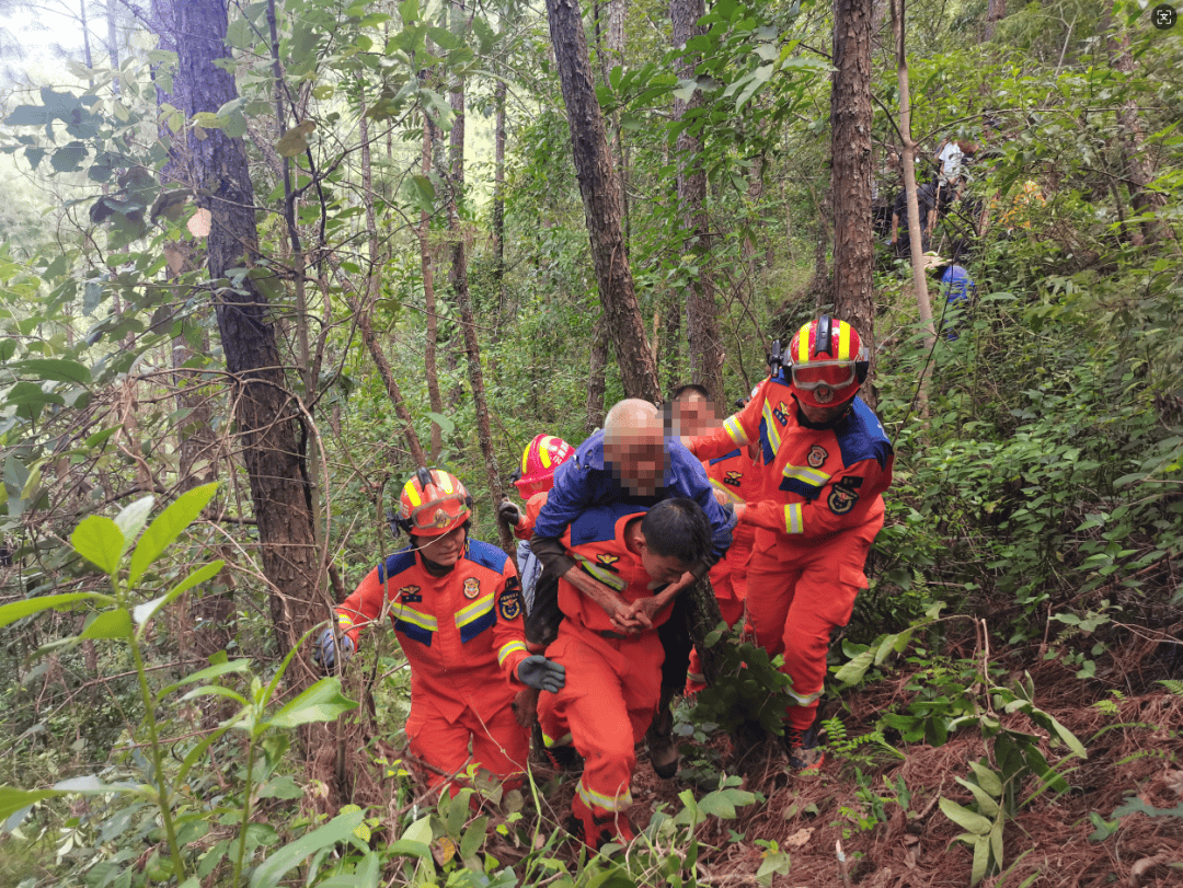 皇冠信用網代理出租
_93岁老人进山失联皇冠信用網代理出租
，两天后发现他倒挂在树杈上苦撑……