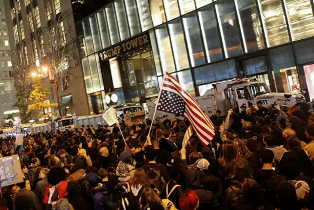 皇冠信用网在线开户
_全美50州揭竿而起皇冠信用网在线开户
,要求特朗普立刻下台,中国这一招美国招架不住