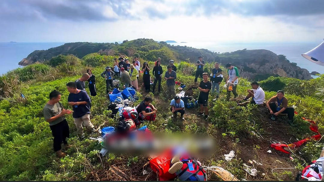 皇冠信用网押金多少
_浙江瑞安“荒野求生”挑战赛被曝投喂选手、内定获奖者等问题 主办方回应｜封面头条