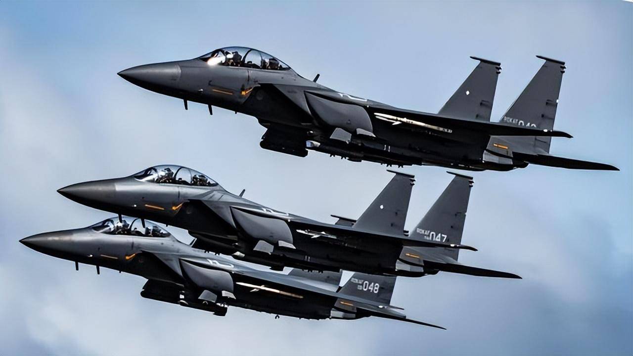 弗拉门戈足球_霹雳-15配上预警机弗拉门戈足球，歼-10出口朝鲜最佳时机，对美日韩最好的威慑