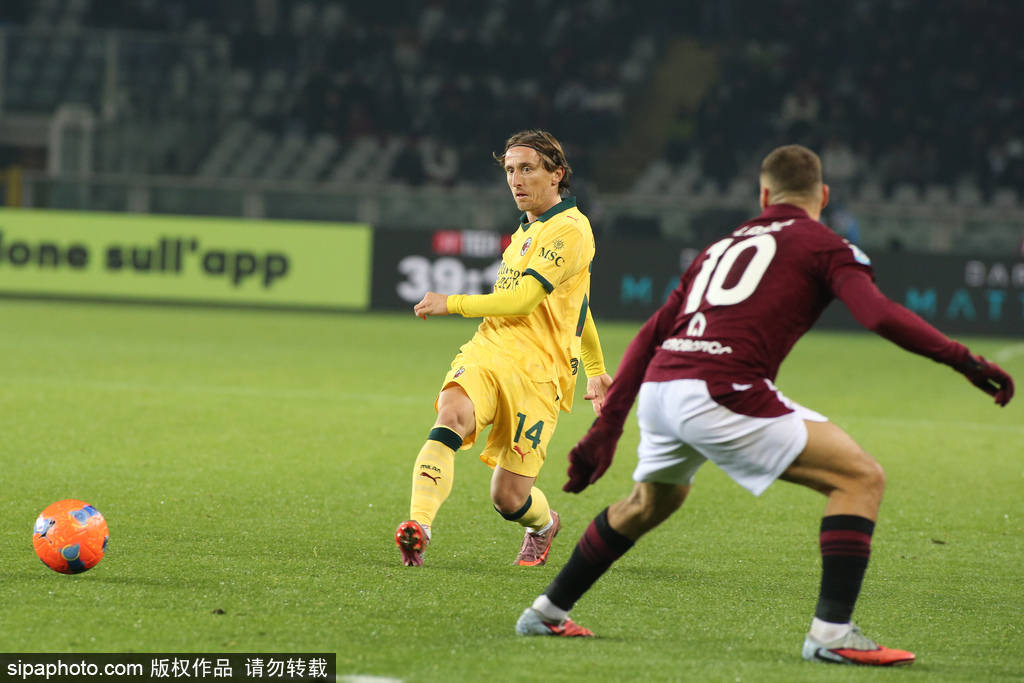 皇冠信用盘登2登3
_意甲-让2追3皇冠信用盘登2登3
!普利希奇梅开二度 米兰连追3球3-2都灵