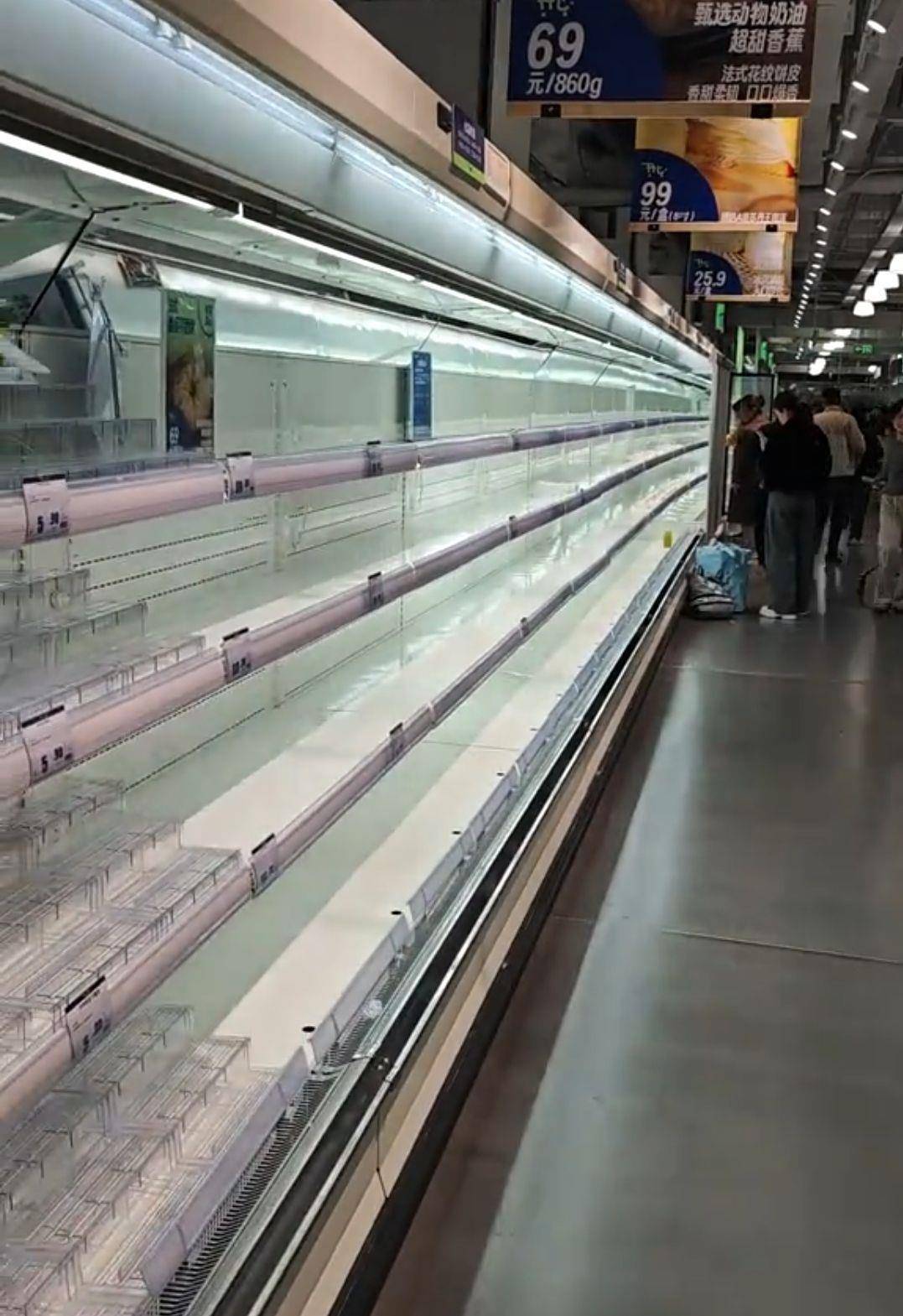 皇冠代理登1_山西零售龙头“美特好”多家门店闭店调改皇冠代理登1，部分门店出现货架大面积空置、购物限流、退卡时间长，相关部门已与企业对接，太原市消协：此次是调改并非彻底停业