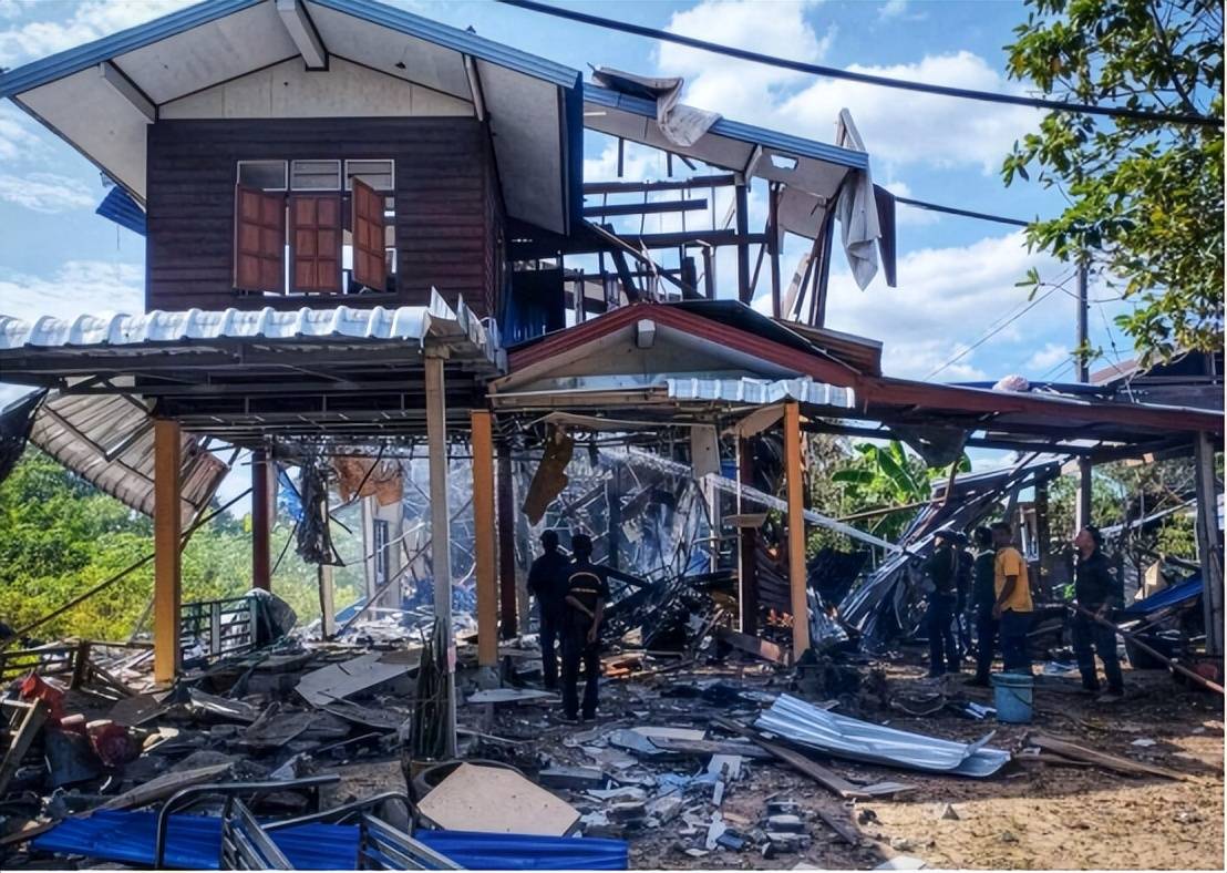 皇冠皇冠代理平台_洪森父子没想到皇冠皇冠代理平台，柬埔寨丢盔弃甲，大量武器落到泰国手中，连泰国湾也被泰军封锁！