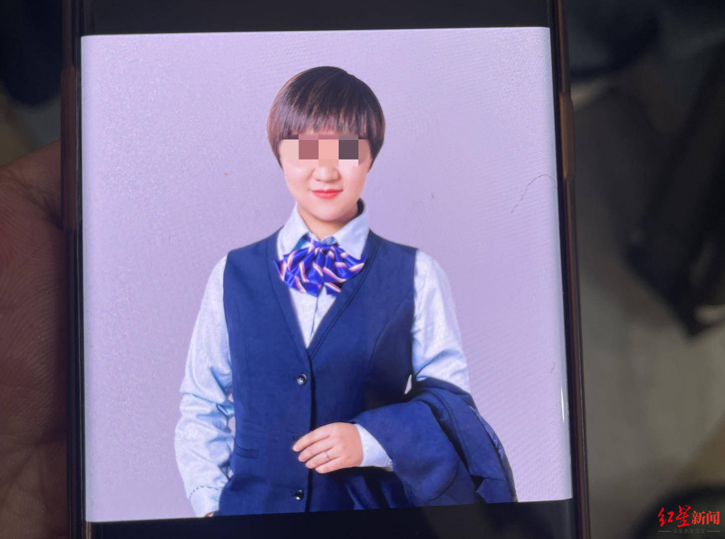 皇冠信用平台出租_36岁银行女经理和丈夫先后自杀:生前花180万元预订豪车皇冠信用平台出租,身后留下两个幼女丨红星调查