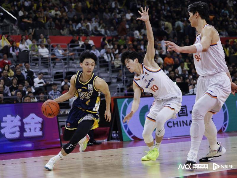 皇冠登2代理
_广东男篮主场完败于上海皇冠登2代理
,杜锋:命中率太低,不该随便放松