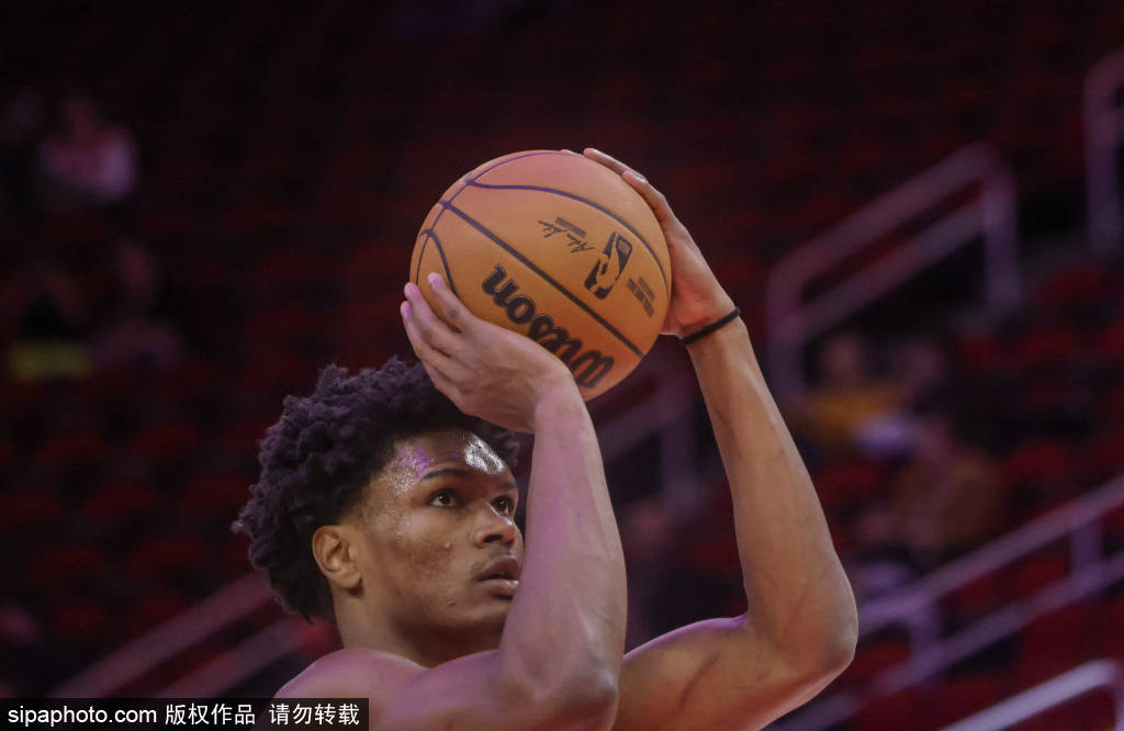 世界杯皇冠足球平台_火箭队2026交易截止日前的全新策略：冲击总冠军的关键交易