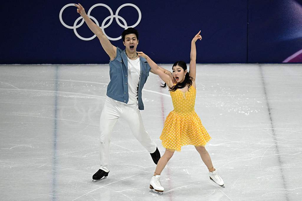 皇冠信用网正网_冬奥早报：自由式滑雪谷爱凌摘银 大跳台张小楠获第5