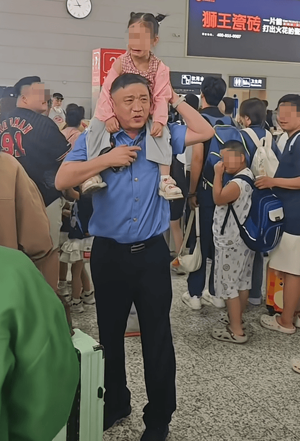 皇冠体育App下载_央视、新华社关注！发生在淄博的这一幕皇冠体育App下载，暖遍全网