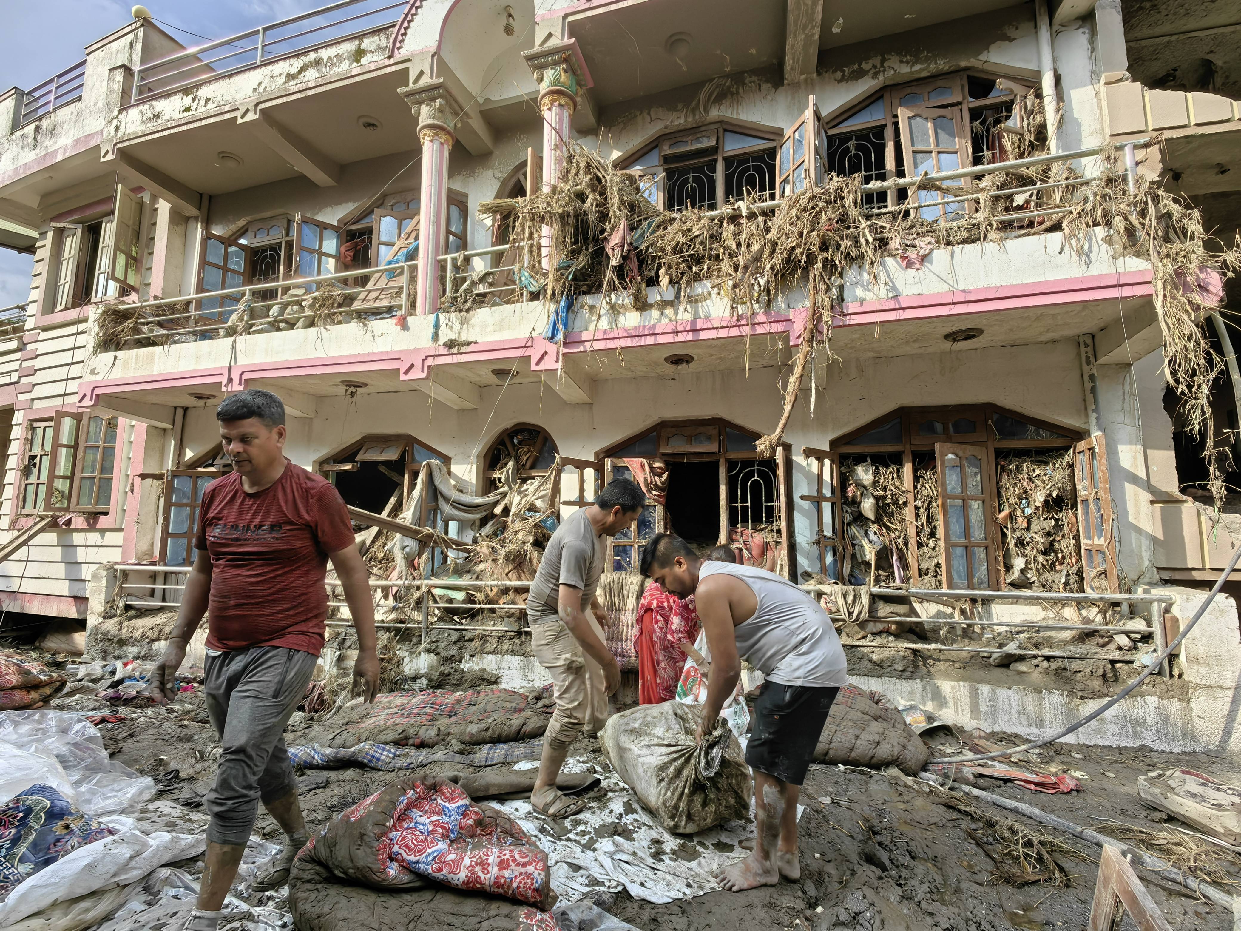 皇冠信用网APP下载_尼泊尔泥石流已致626人死亡 2426人失联