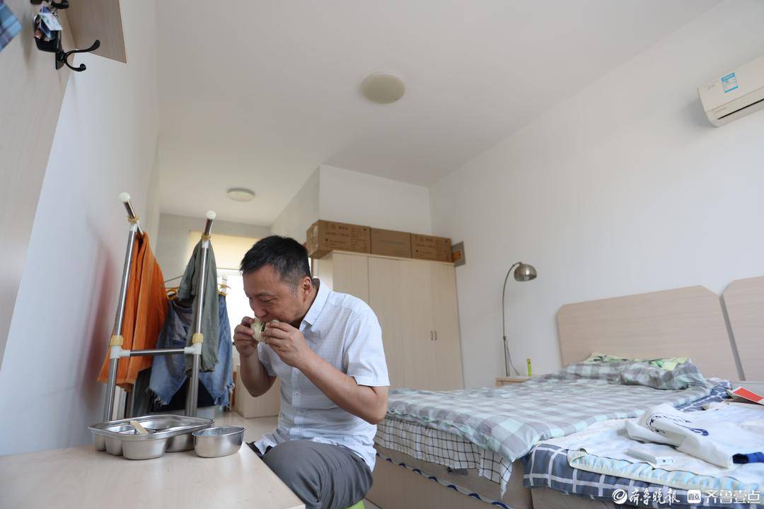 世界杯足球平台代理_拾光|几十年如一日世界杯足球平台代理，他准点放气球高空测天气
