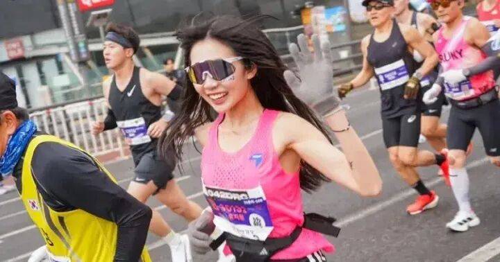 皇冠信用网出租足球_25岁女网红参加首尔马拉松比赛时不幸离世皇冠信用网出租足球,倒下时离终点只剩497米……